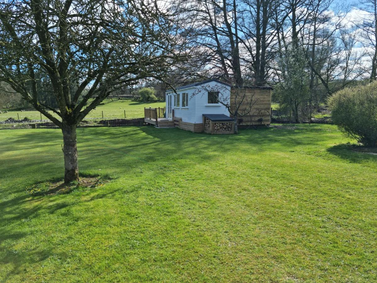 Riverside Cabin At Pen-Y-Bont Mill Hotel Oswestry Ngoại thất bức ảnh