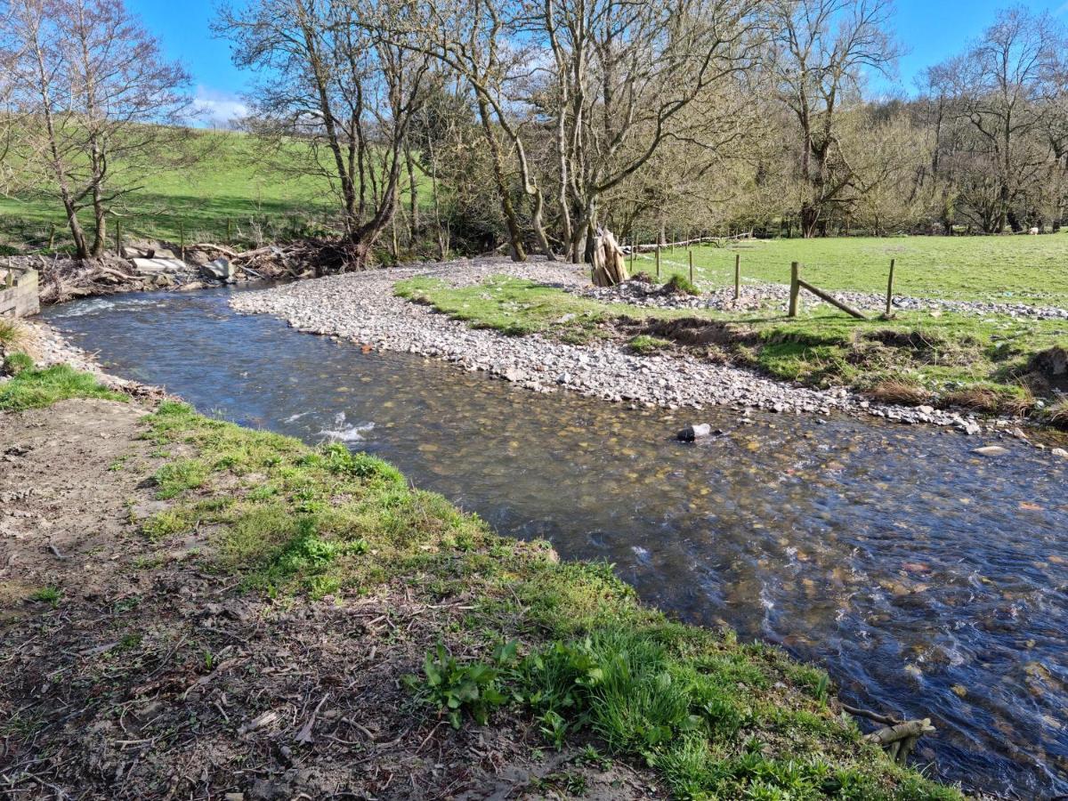 Riverside Cabin At Pen-Y-Bont Mill Hotel Oswestry Ngoại thất bức ảnh