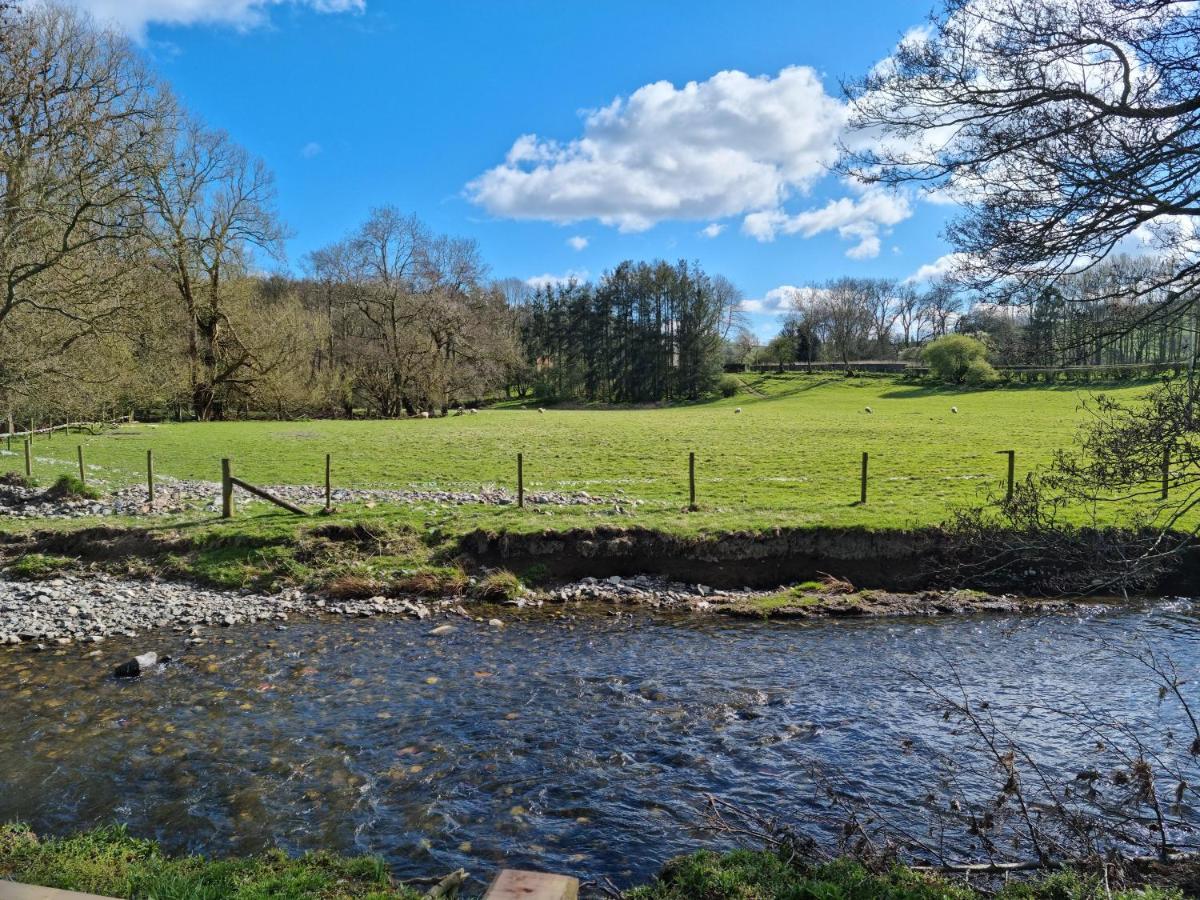 Riverside Cabin At Pen-Y-Bont Mill Hotel Oswestry Ngoại thất bức ảnh