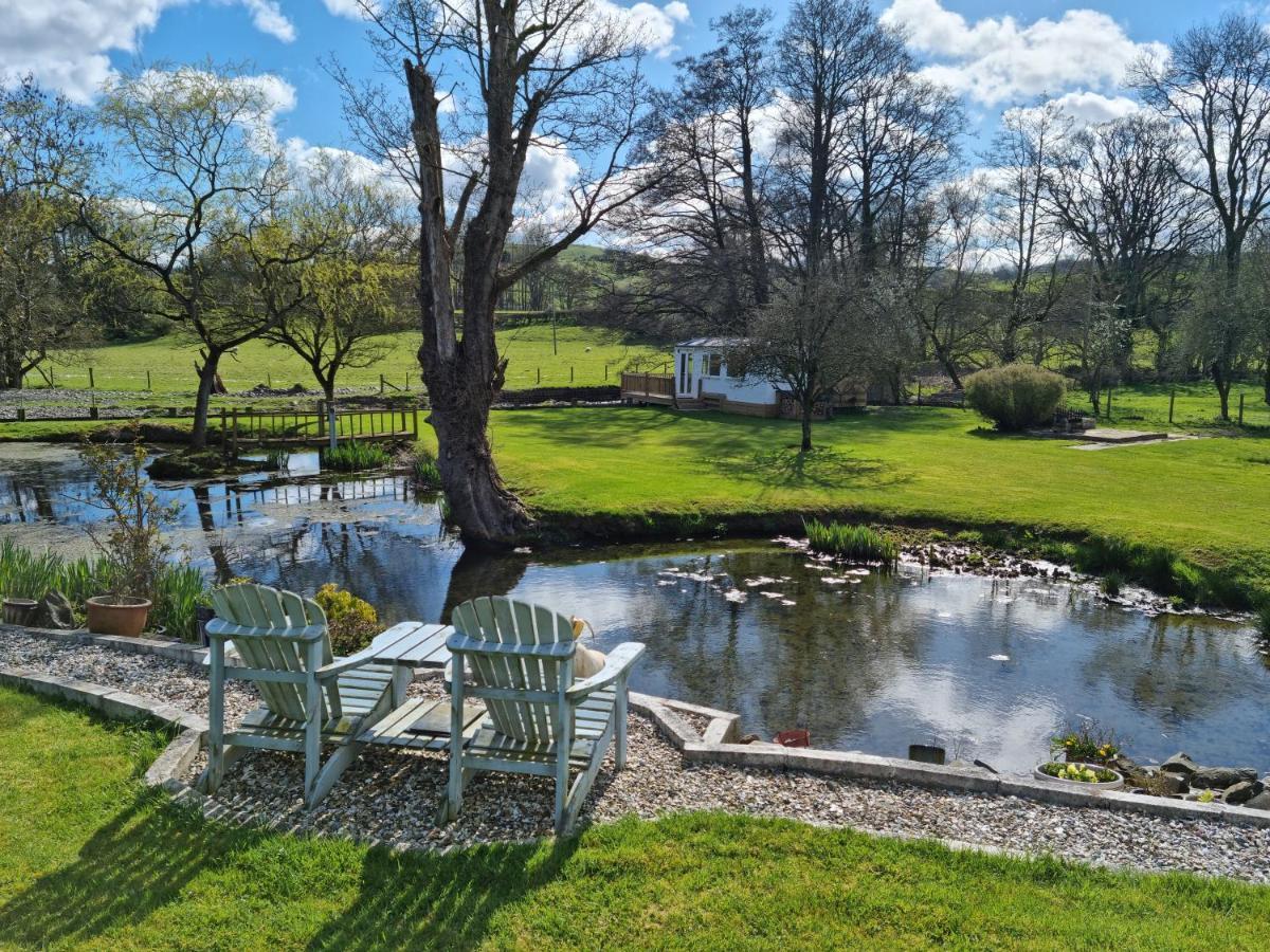 Riverside Cabin At Pen-Y-Bont Mill Hotel Oswestry Ngoại thất bức ảnh